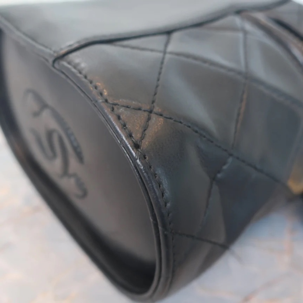 Authentic CHANEL vintage mini vanity bucket 24k gold black lambskin leather bag - Picture 10 of 14